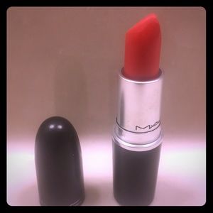 💋💄MAC red lipstick in Matte Barbeque. Used once